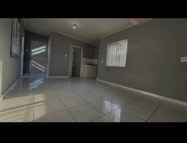 1 BEDROOM PROPERTY TO RENT IN BAYVIEW